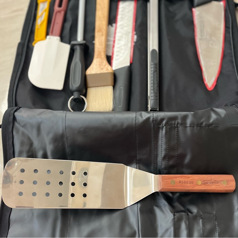 American Institute of Wine&Food Custom Chef Knives BBQ Roll Bag by Messermeister - Picture 6 of 14
